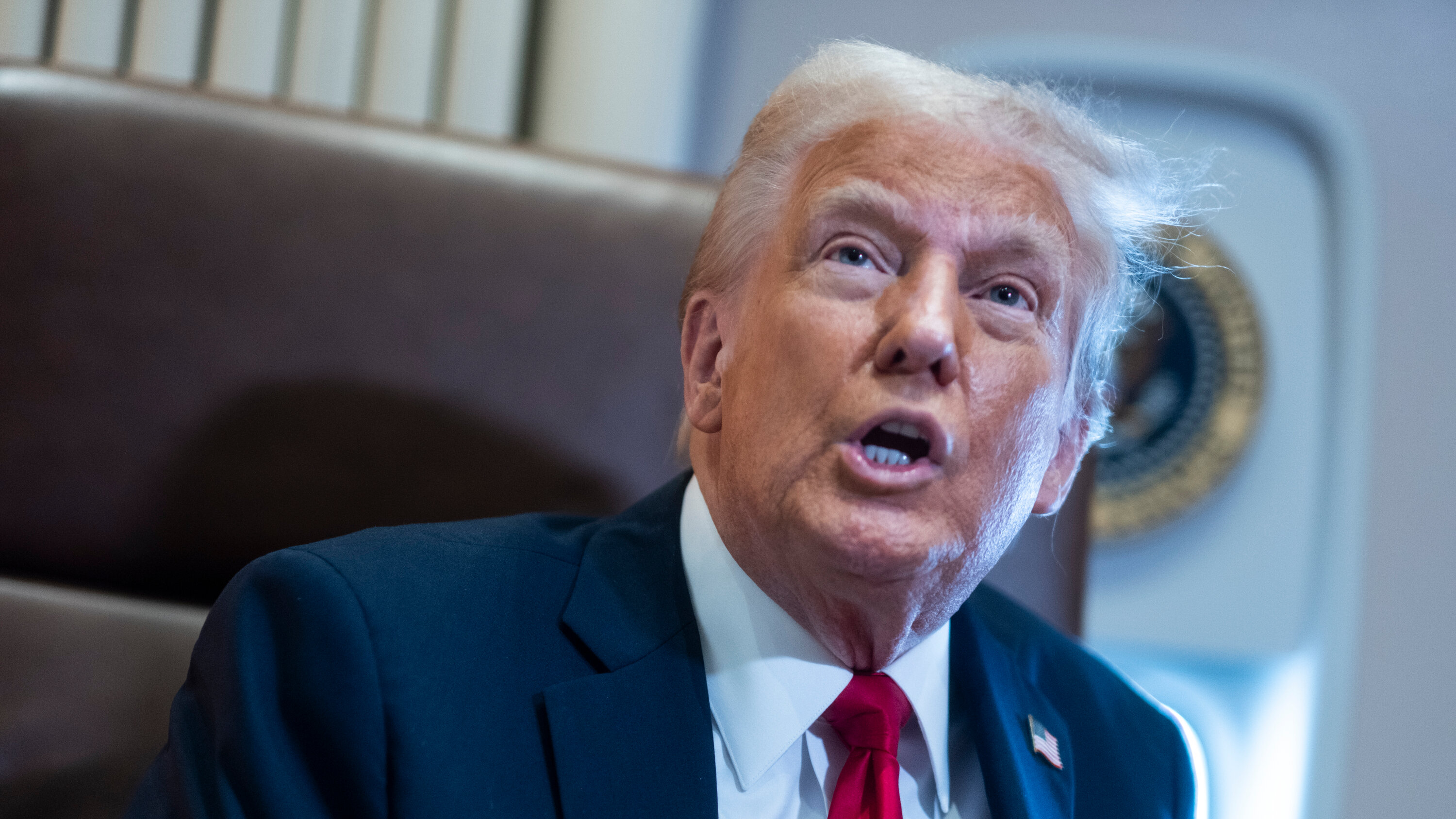 🌐 Trump revienta la tregua: acusa a Israel de violar el alto al fuego y exige el retiro inmediato de sus pilotos