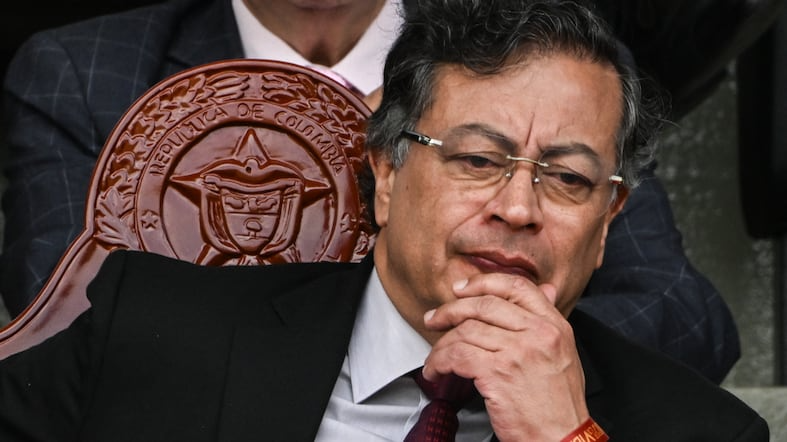 🇵🇪🔥 ¡Perú responde firme! Boluarte y Congreso rechazan provocación de Petro sobre Santa Rosa