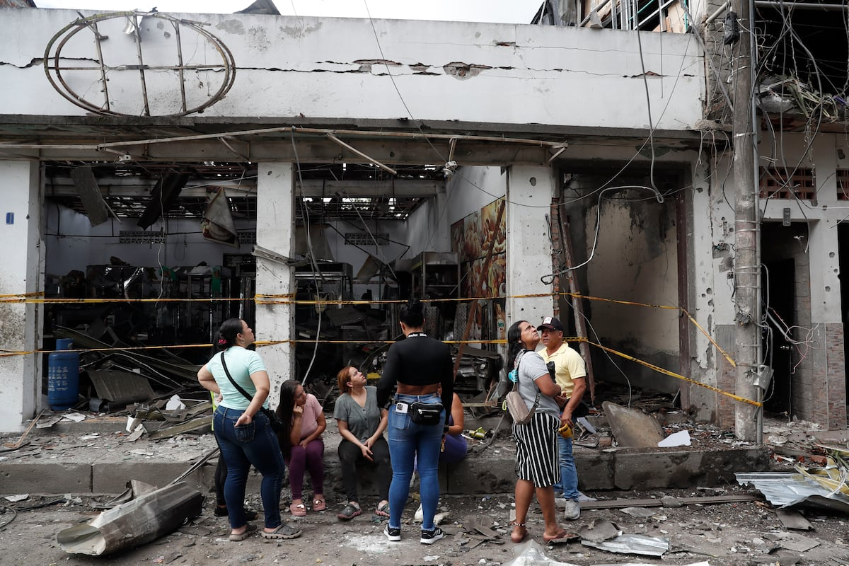 🇨🇴🔴 Colombia sacudida por masacres: helicóptero derribado en Antioquia y carro bomba en Cali