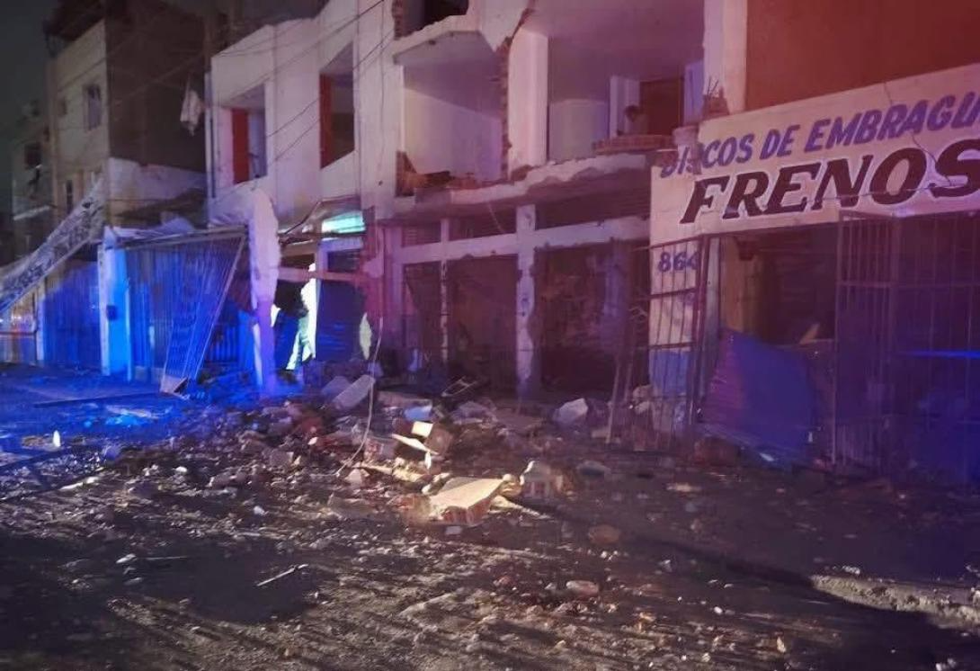 🚨 Atentado con dinamita deja 3 heridos y más de 20 casas dañadas.
