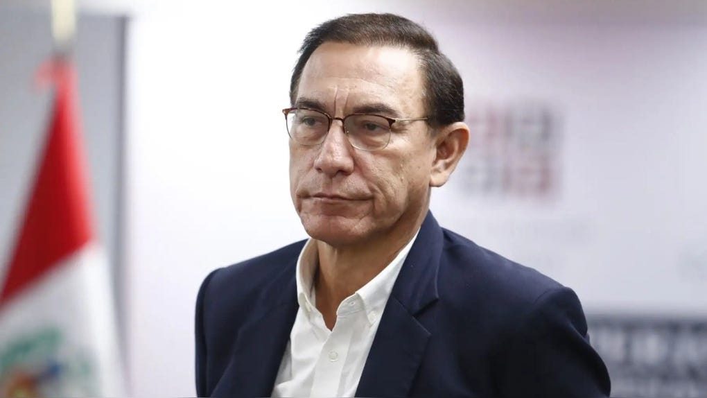 🚓🔒 Martín Vizcarra es trasladado al penal de Barbadillo para cumplir 14 años de prisión
