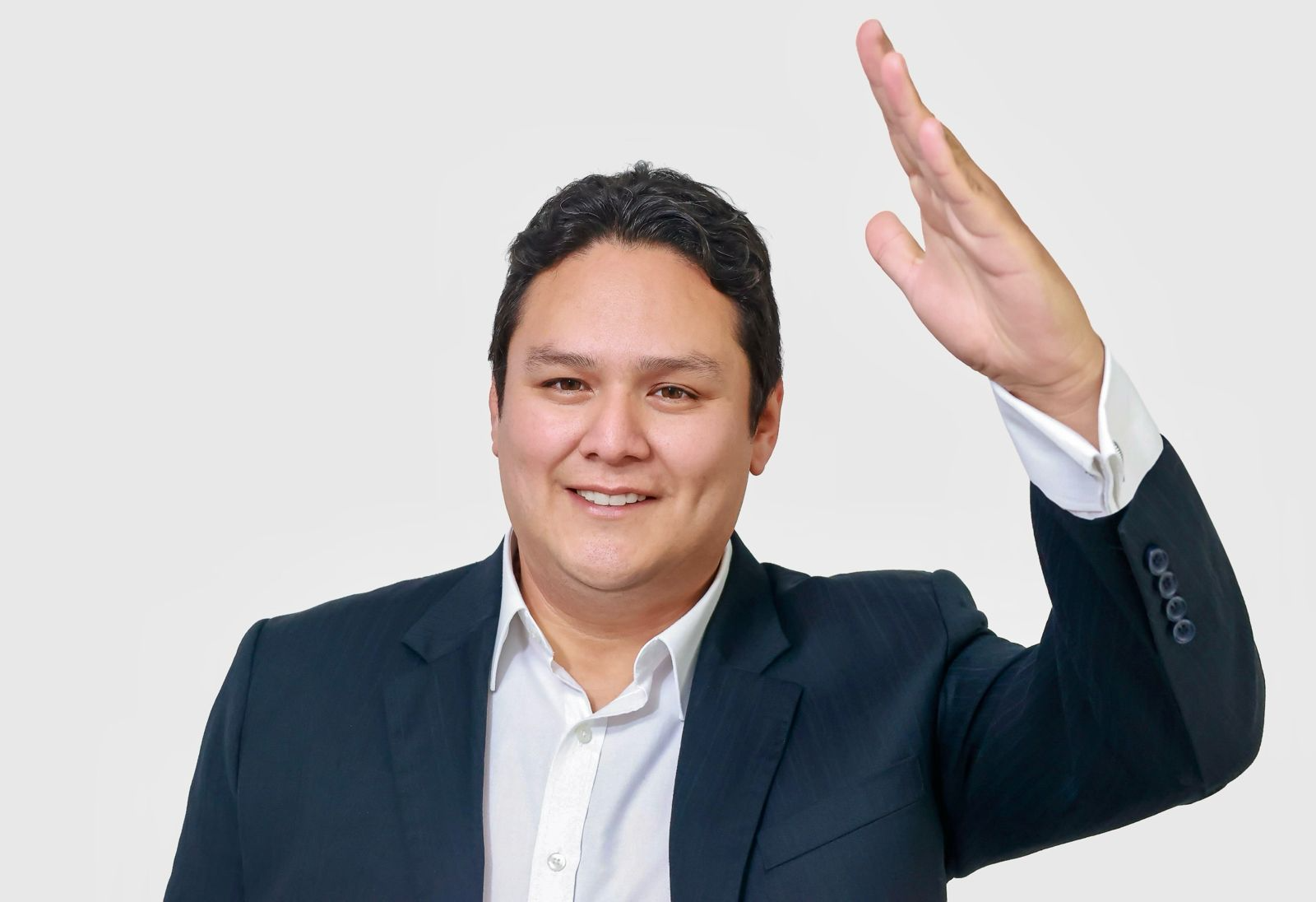 APRA en suspenso: Valderrama supera por solo 120 votos a Velásquez Quesquén con el 97% de actas procesadas