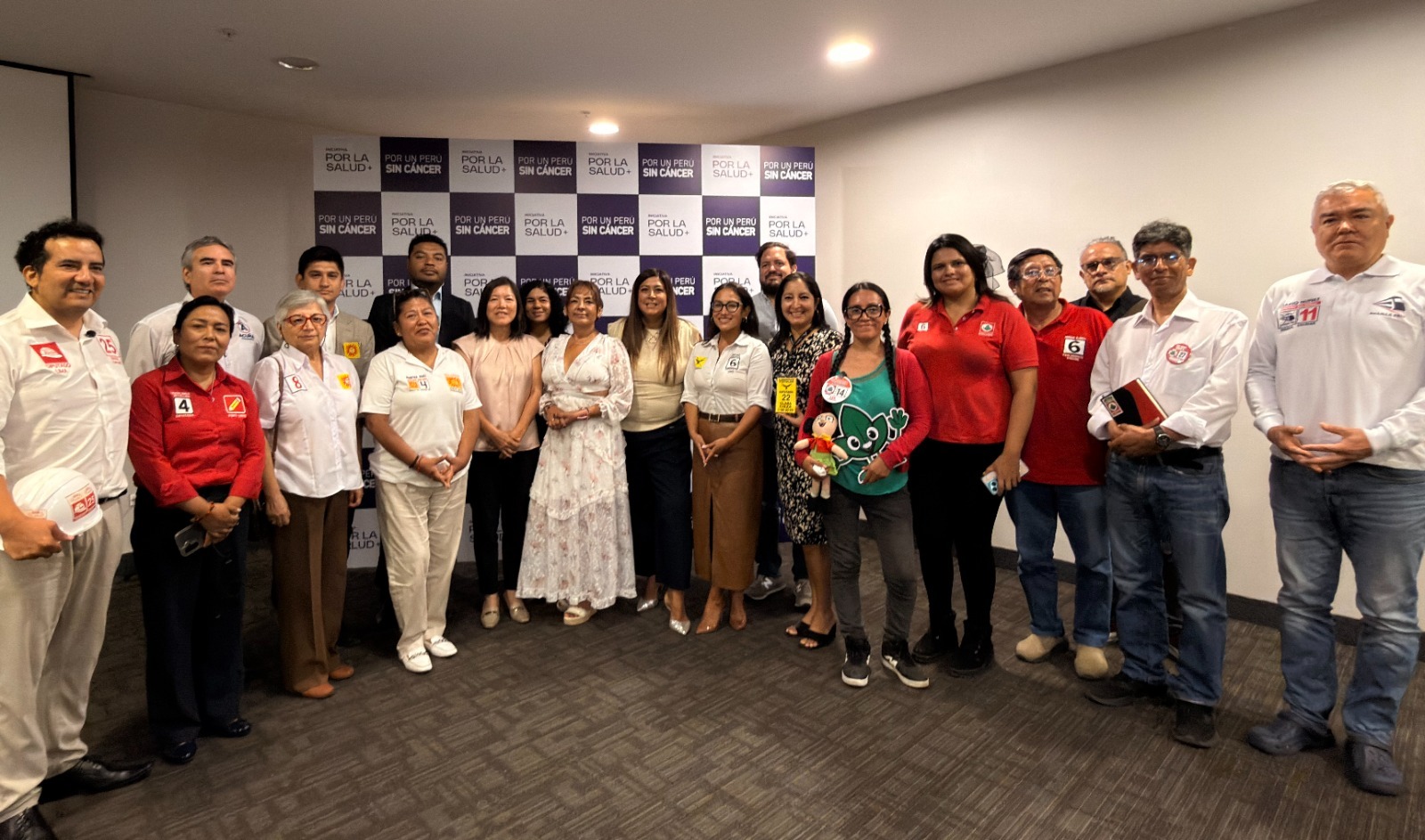 🎗️ El cáncer entra en la agenda electoral: Candidatos al Congreso buscan soluciones para la salud pública 🇵🇪🗳️