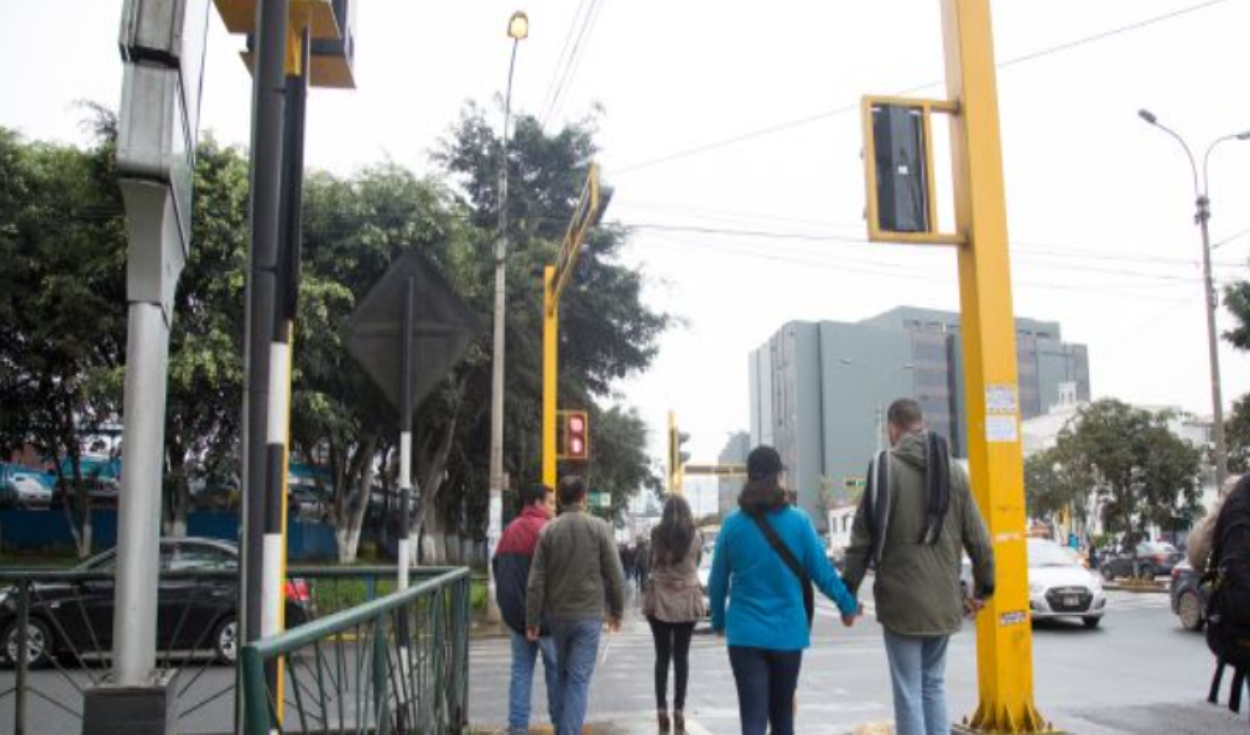 ☀️ Ola de calor invernal: Lima y Callao registran la mayor anomalía térmica en casi tres décadas con +6 °C de lo habitual