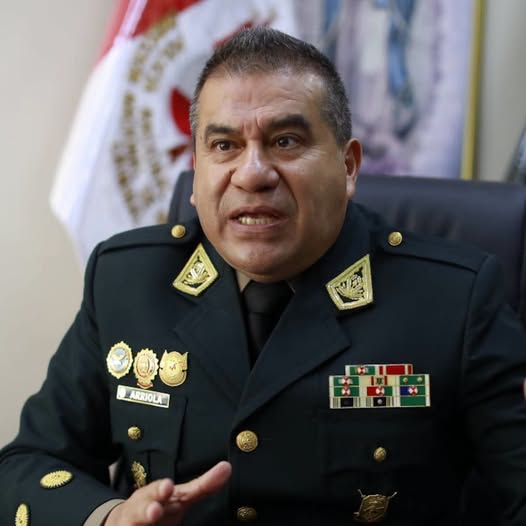 👮 Crisis en seguridad: Óscar Arriola renuncia a la Comandancia General de la PNP y asume Fredy López Mendoza